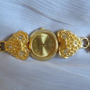 EDISON Gold Tone HEART Link Strap Quartz Watch (K20)